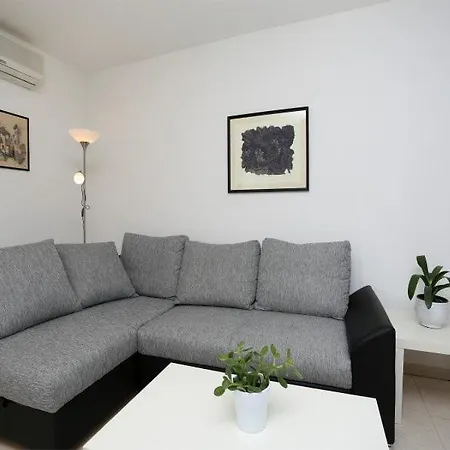 App With Terrace With Sea View,639 Apartment *