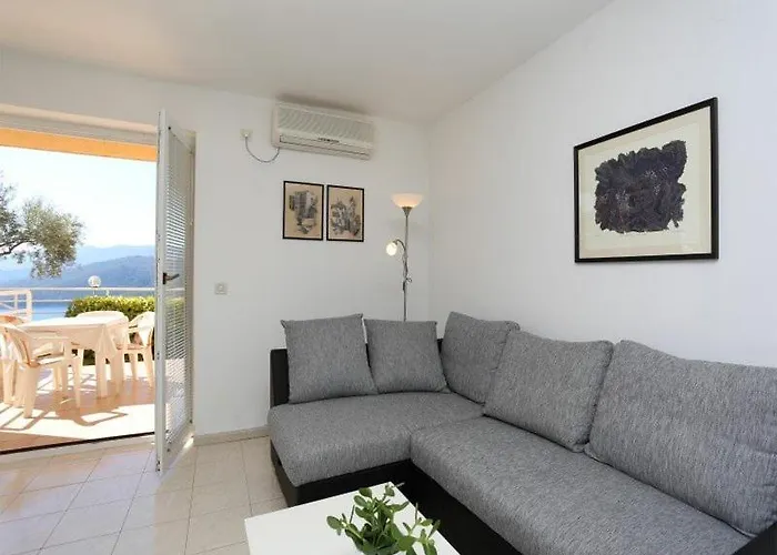 App With Terrace With Sea View,639 Apartment
